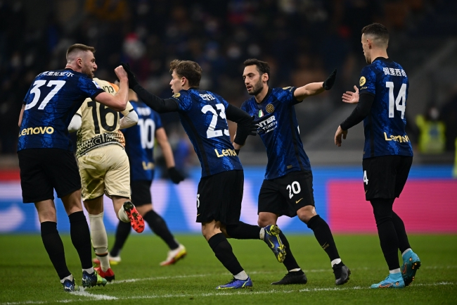 前门兴和多特主帅法夫尔宣布退休，曾三度荣膺德甲最佳教练（前多特、门兴主帅法夫尔宣布退休，三度当选德甲年度最佳教练）