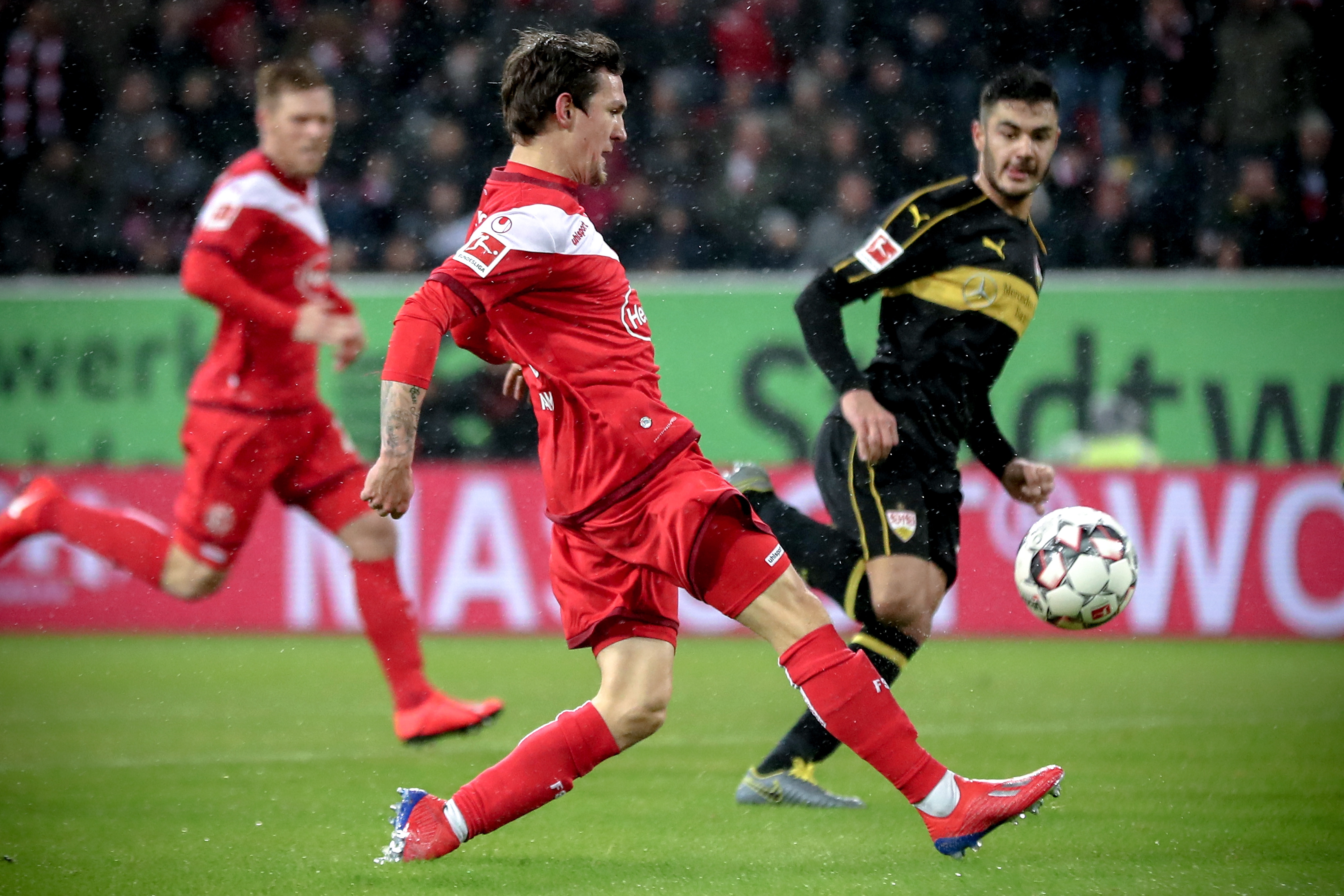 李霄鹏刚跟海牛队续约！就为俱乐部完成五笔重量级签约，值得期待